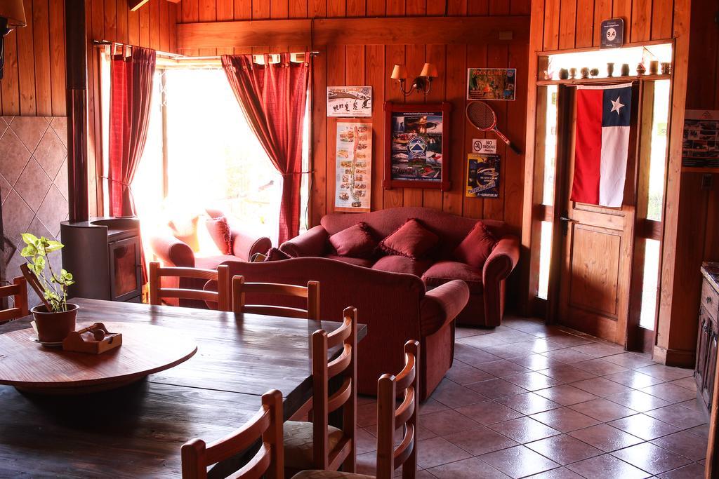 Hostal El Nogal Pucon Exterior photo